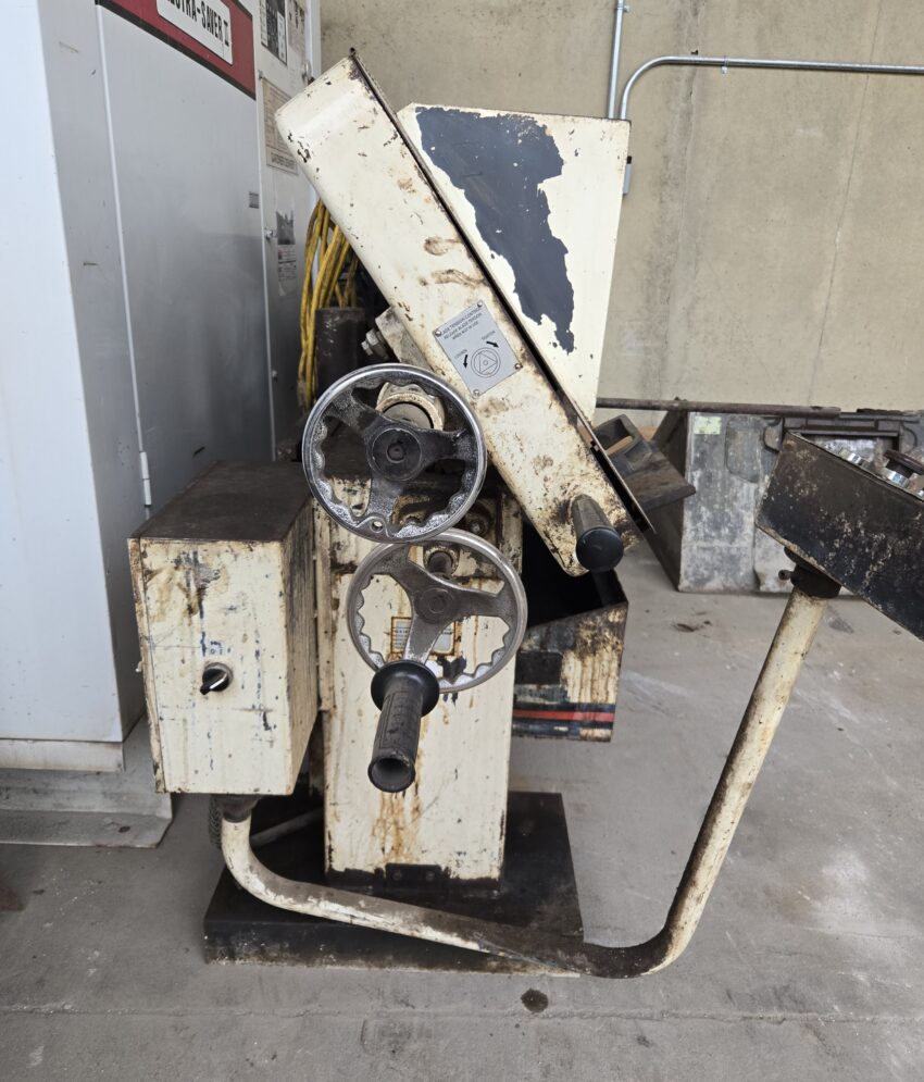 JET J-7040 Horizontal Bandsaw (10" x 16") - Image 8